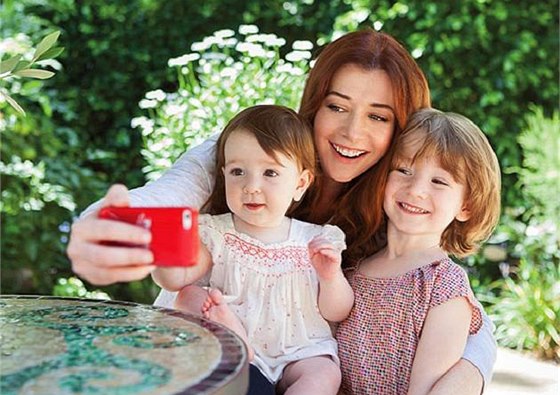 Alyson Hanniganová a její dcery Keeva Jane a Satyana