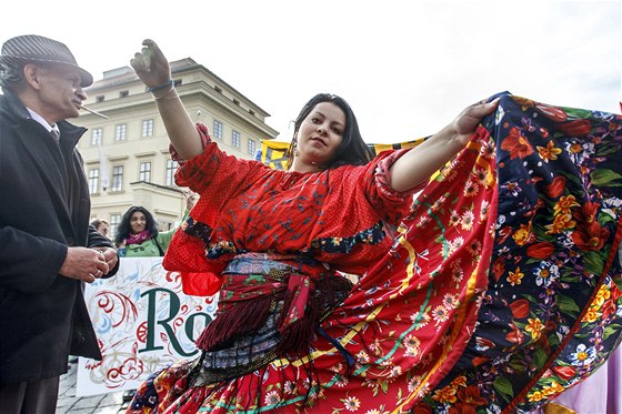 Pochod romské hrdosti Roma Pride 2013. Prvod asi dvou stovek lidí proel ze