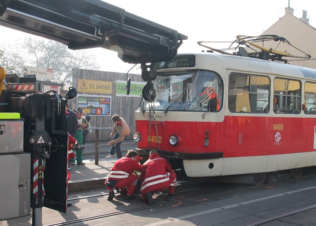 Nehoda tramvají v Kobylisích.