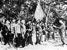 Vo Nguyen Giap se svými jednotkami na snímku z roku 1944.