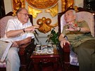 Setkání nkdejích nepátel. Vietnamský generál Vo Nguyen Giap a bývalý...