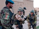 Koordinaní porada eských, amerických a afghánských voják ve Vardaku