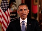 Prezident USA Barack Obama hovoí k vojákm ohledn rozpotové krize.