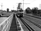 Pvodní provizorní tramvajový most v Troji. Do provozu byl uveden v roce 1977....