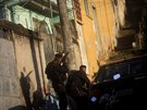 Braziltí policisté zasahují ve slumové tvrti Arvore Seca (6. íjna 2013).