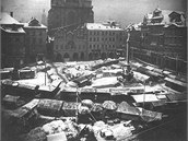 Staroměstské náměstí se stánky v době mikulášského trhu (1909)