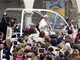 Pape se do Assisi vydal odslouit mi, na ní pítomným vylíil svou pedstavu...