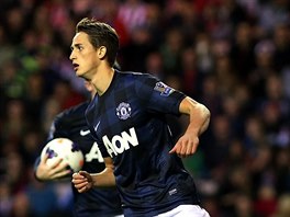 Zlonk Adnan Januzaj se raduje z prvnho glu za Manchester United.