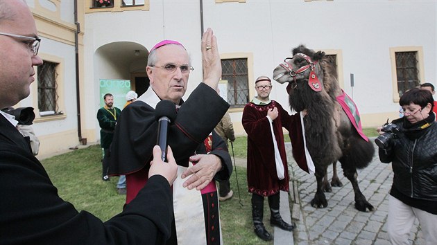 Inaugurace se konala ve dvoe mezi frantiknskm kostelem a budovou spoitelny ve Frantiknsk ulici (4. jna)