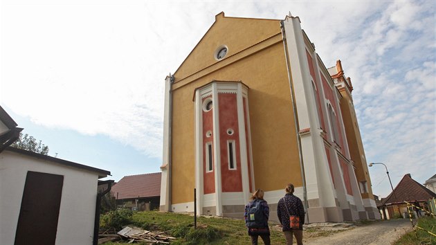 Nov opraven synagoga v Nov Cerekvi se na pr hodin otevela veejnosti.