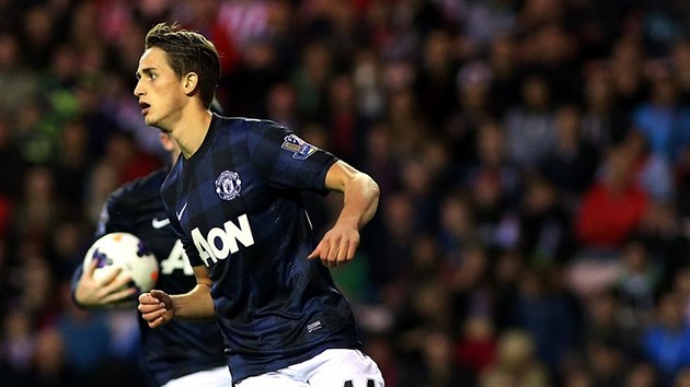 Zlonk Adnan Januzaj se raduje z prvnho glu za Manchester United.