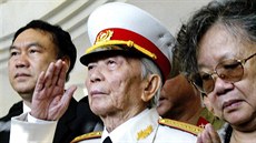 Vietnamský generál Vo Nguyen Giap na archivním snímku z roku 2004.