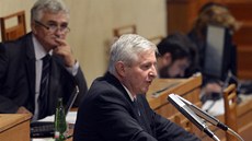 Premiér Jií Rusnok na jednání Senátu (9. íjna 2013)