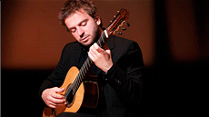 Famózní kytarista Marcin Dylla vystoupí na Svatováclavském hudebním festivalu.