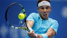 SÍLA. Rafael Nadal v semifinále turnaje v Pekingu proti Tomái Berdychovi.
