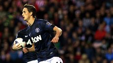 Záloník Adnan Januzaj se raduje z prvního gólu za Manchester United.