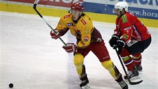 JIHLAVA BYLA V�DYCKY RYCHLEJ�Í. Jihlavský Michal Velecký (vlevo) uniká Jakubovi...