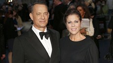 Tom Hanks a Rita Wilsonová (9. října 2013)
