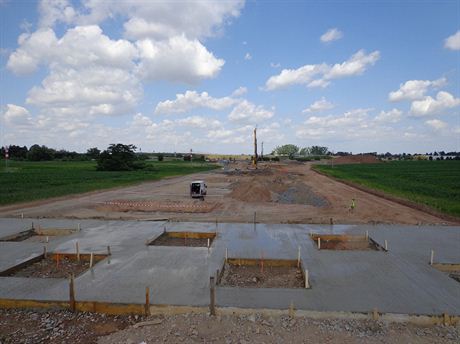 Pokraování stavby silnice R35 vázne na výkupu pozemk.