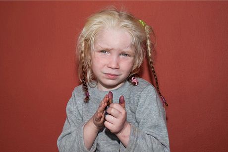 tyletá dívka jménem Maria, kterou nali policisté v romské osad v centrálním
