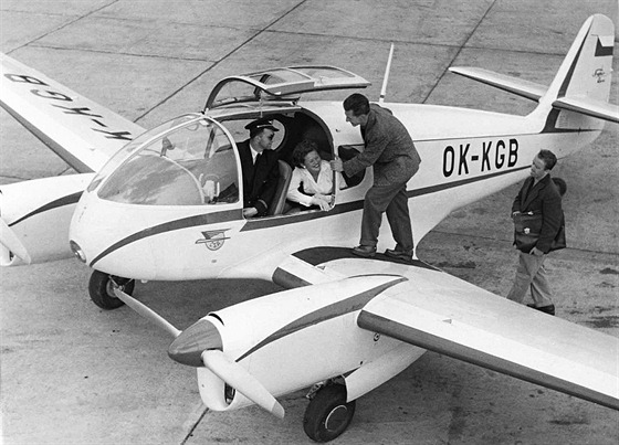 Aero Ae-45S Super v barvách aerotaxového oddílu ČSA.