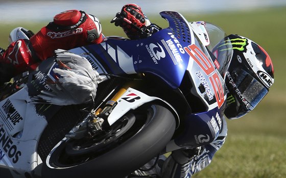 S PTÁKEM NA KAPOT. Jorge Lorenzo v kvalifikaci na Velkou cenu Austrálie s