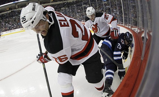 NEDAÍ SE. New Jersey Devils jako jediný tým v NHL jet nevyhrálo. Patrik Eliá tvrdí: "Nehrajeme tak patn."