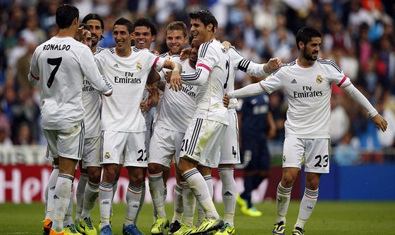 VEDEME! Fotbalisté Realu Madrid oslavují branku proti Malaze, kterou vstelil...