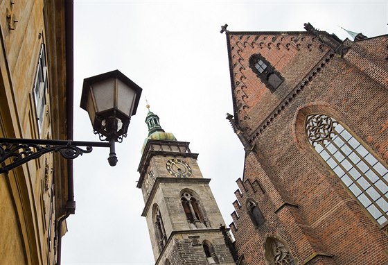 U hradecké katedrály začínají obě cyklotrasy.