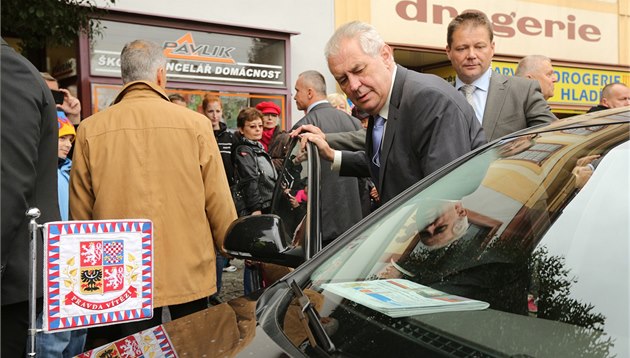 Poslední zastávkou Milo�e Zemana na cest� po st�edních �echách byl Nymburk.