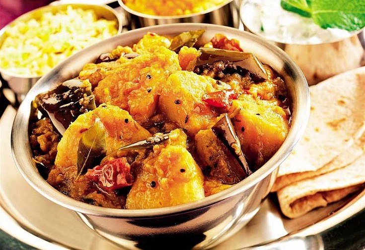 Bramborové curry s lilkem