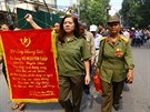Vietnamci truchlí za svého hrdinu, generála Giapa (12. íjna 2013)