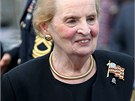 Madeleine Albrightová pebírá na vojenské akademii West Point prestiní...