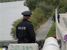 Policisté nali pod Barrandovským mostem torzo lidského tla (10. íjna 2013).