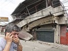 Zemtesení o síle 7,2 zasáhlo ostrov Cebu, kde se zítilo nkolik budov. 