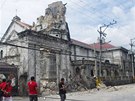 Zemtesení pokodilo v pátém nejvtím filipínském mst Cebu i baziliku...