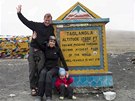 Martin Bursík a Kateina Jacques s dcerou Noemi vystoupali v Ladaku na vrchol...