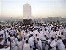 Poutníci na hoe Arafát bhem pouti do Mekky, kterou má jednou za ivot vykonat...