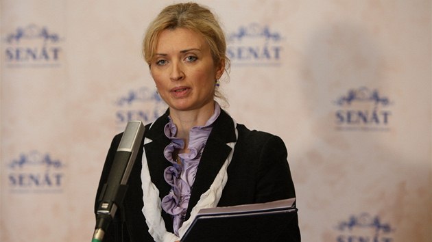 Monika Šimůnková se vyjádřila ke své rezignaci na post vládní zmocněnkyně pro lidská práva (18. října 2013)