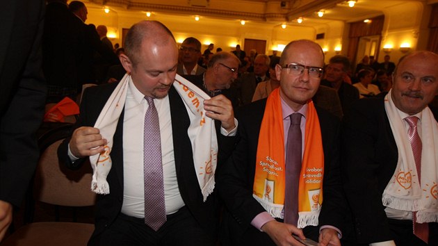 Bohuslav Sobotka a MIchal Haek na konferenci SSD.