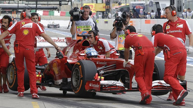 BOX. Fernando Alonso ped kvalifikac Velk ceny Japonska formule 1.