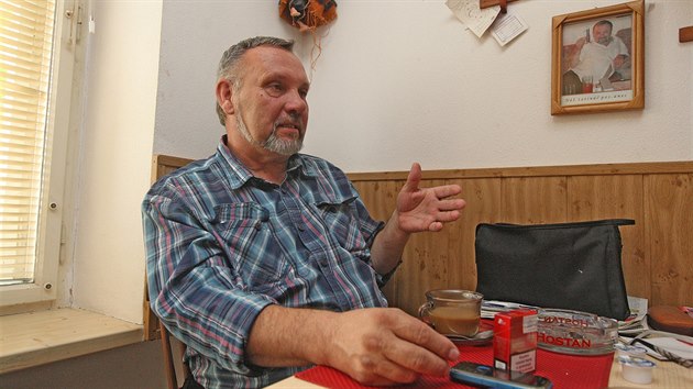 Své oblíbené místo má doma komunista Pavel Kováčik v kuchyni u stolu.