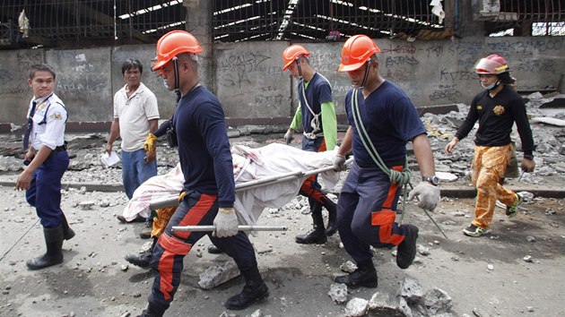 Zchrani odnej tla obt ternho zemtesen. Na ostrov Cebu se v hlavnm mst Cebu City ztila budova oblben trnice Pasil Market.