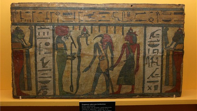 Olomoucké Vlastivědné muzeum otevřelo výstavu Poklady starého Egypta. Mezi vystavenými exponáty je i fragmet rakve pro Iretherirua.