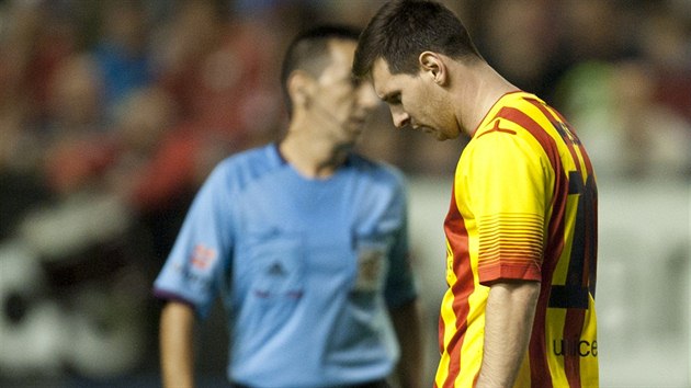 ZKLAMAN MESSI. tonk Lionel Messi smutn - Barcelona poprv v tto sezon ztratila body, v Pamplon jen remizovala 0:0.