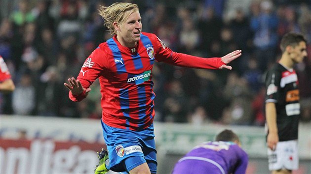 VYROVNÁVACÍ GÓL. Plzeský krajní bek Frantiek Rajtoral slaví vyrovnávací gól v...