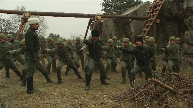 Z�b�r z filmu Tanec mezi st�epinami