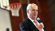 Prezident Milo� Zeman p�i debat� se studenty kolínské obchodní akademie (16....