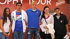 TROPHY TOUR V OSTRAVĚ. Pohár pro fotbalového mistra dorazil do Ostravy a tamní...