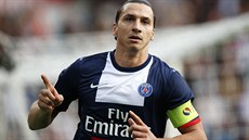 DVA GÓLY ZA TI MINUTY. Útoník Paris Saint-Germain Zlatan Ibrahimovi slaví